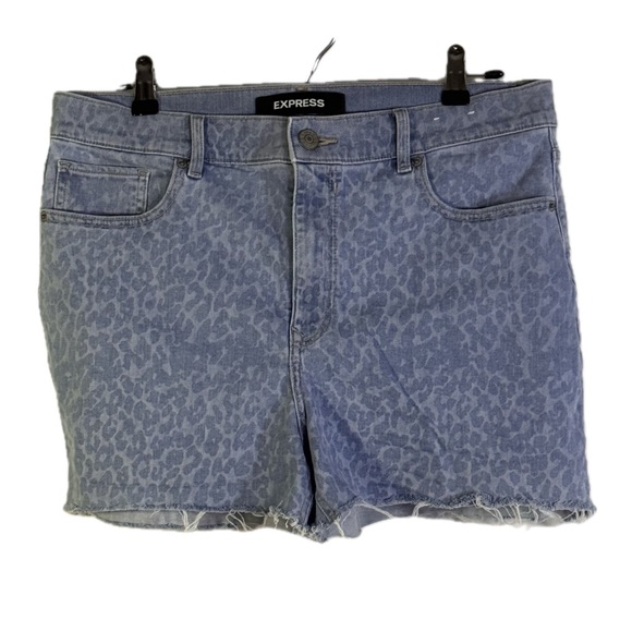 EXPRESS Original Midi High Rise Leopard Print Denim Shorts Size 12 - Picture 3 of 7
